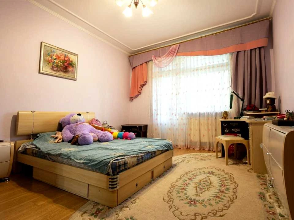 Квартира. Хмельницький, Олега Ольжича вул. (Разіна)