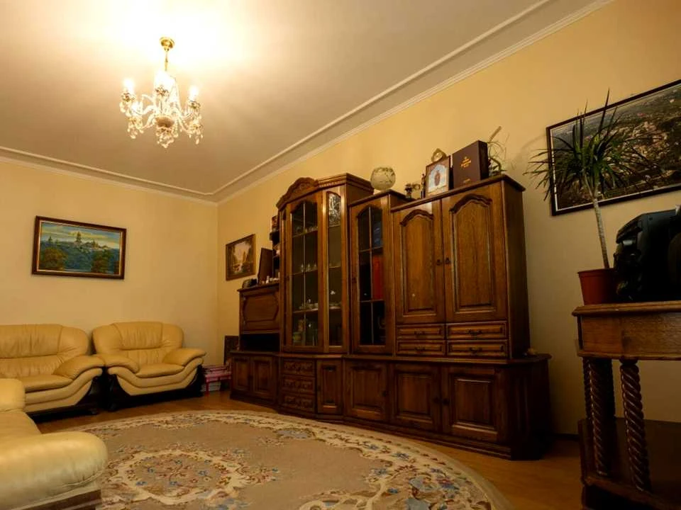 Квартира. Хмельницький, Олега Ольжича вул. (Разіна)