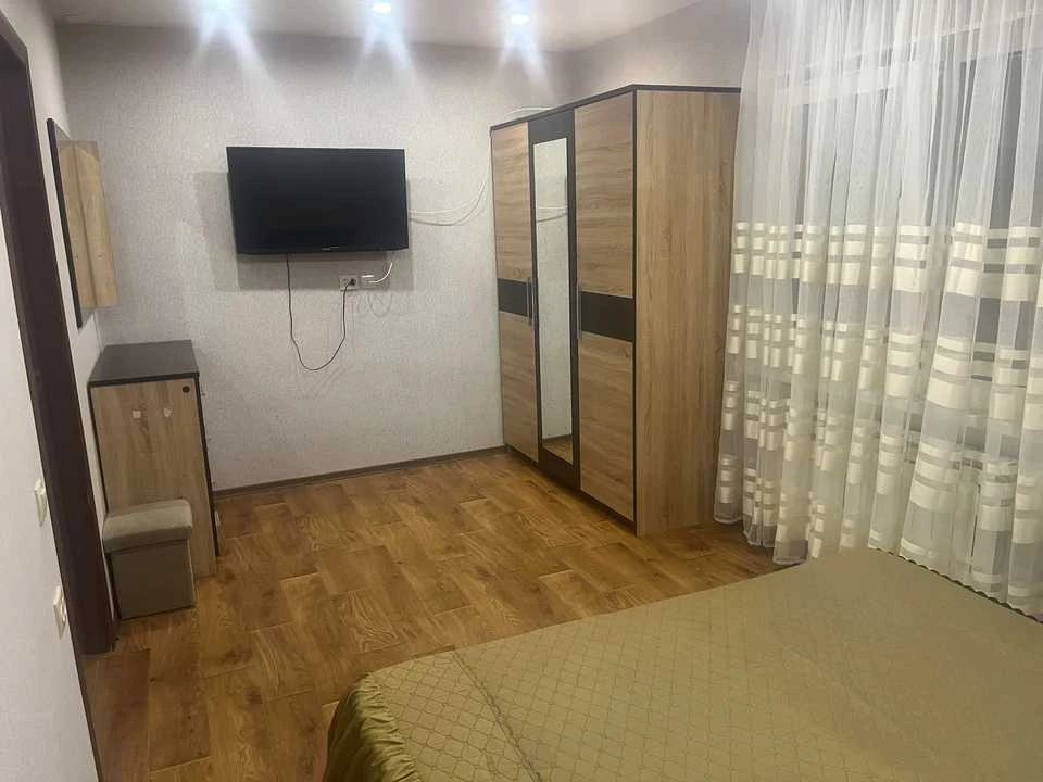 Будинок. Київ, Заливна вул.