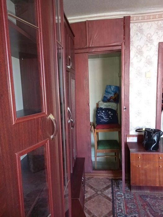 Ex. Sale of a one-room studio apartment with a bathroom, Newton 113.