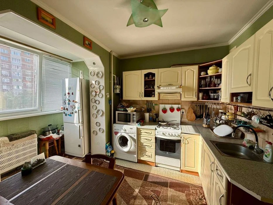 Продаж 3-кімнатна квартира, Ракове