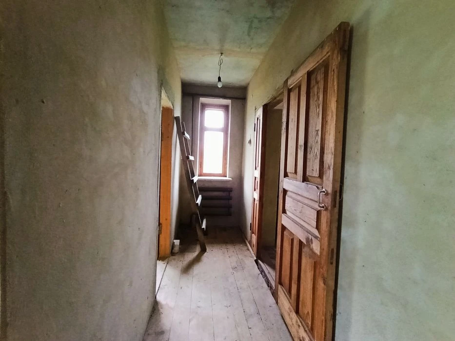 Капітальний будинок з укриттям