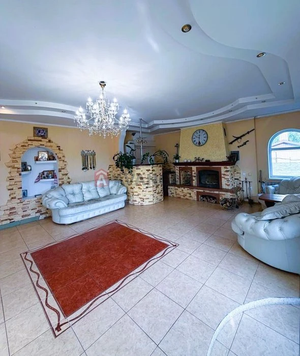 Продам большой дом + 2к маленький на 10 сотках Березановка