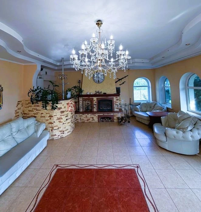 Продам большой дом + 2к маленький на 10 сотках Березановка