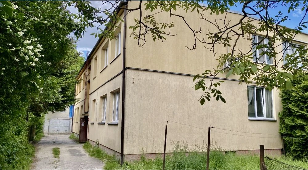 Варшавська 2 кімнатна квартира особнячного типу .Малоголоскі