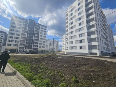 A one-room apartment is for sale in the Skazka Kholod residential complex.