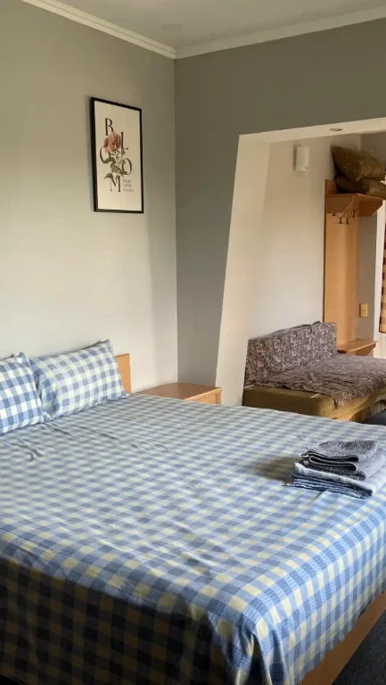 Продаж квартири 1-кімн. 30 м² 1/3 пов.