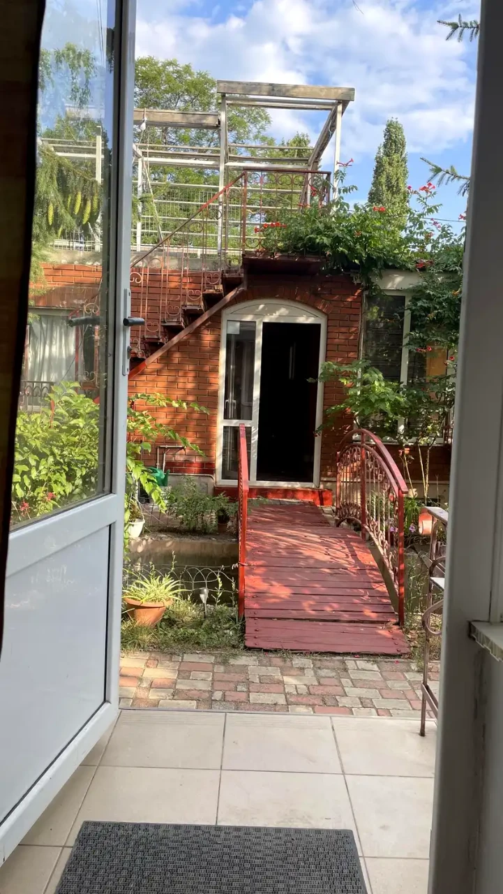 Продаж квартири 1-кімн. 30 м² 1/3 пов.