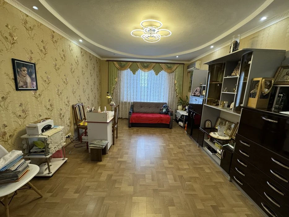 Продаж великогабаритної трикімнатної квартири в ЖК Північна