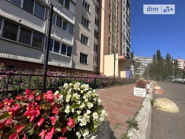 Продаж 2к квартири 56 кв. м на вул. Шолом-Алейхема 17 • ID 3