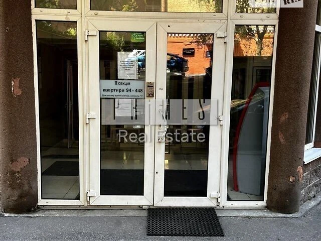 Продаж 2к квартири 70 кв. м на вул. Жилянська 118 • ID 34828