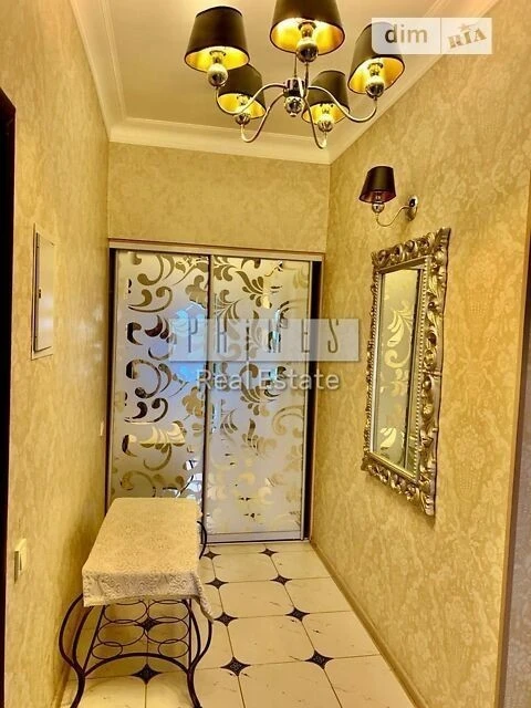 Продаж 2к квартири 70 кв. м на вул. Жилянська 118 • ID 34828