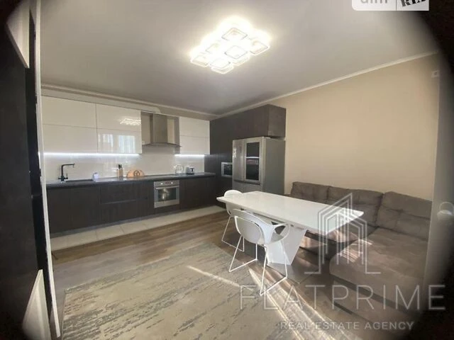 Продаж 2к квартири 77.2 кв. м на вул. Івана Виговського 10 •