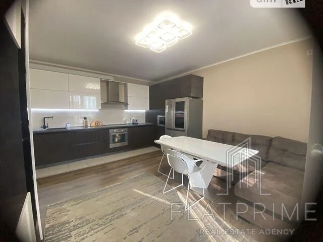 Продаж 2к квартири 77.2 кв. м на вул. Івана Виговського 10 •