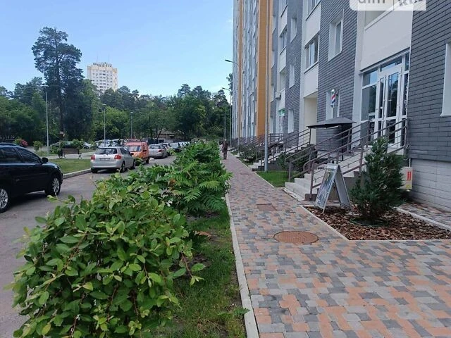 Продаж 2к квартири 73 кв. м на вул. Миколи Вінграновського 2