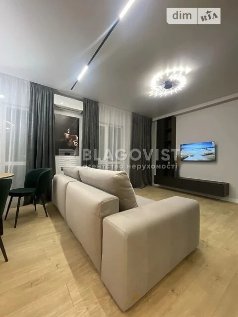 Продаж 1к квартири 41 кв. м на вул. Михайла Максимовича 28К