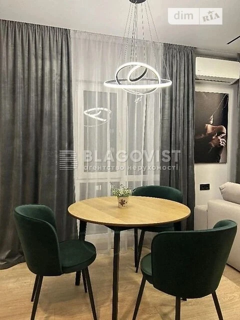 Продаж 1к квартири 41 кв. м на вул. Михайла Максимовича 28К