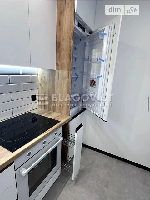 Продаж 2к квартири 61 кв. м на вул. Михайла Максимовича 26Д