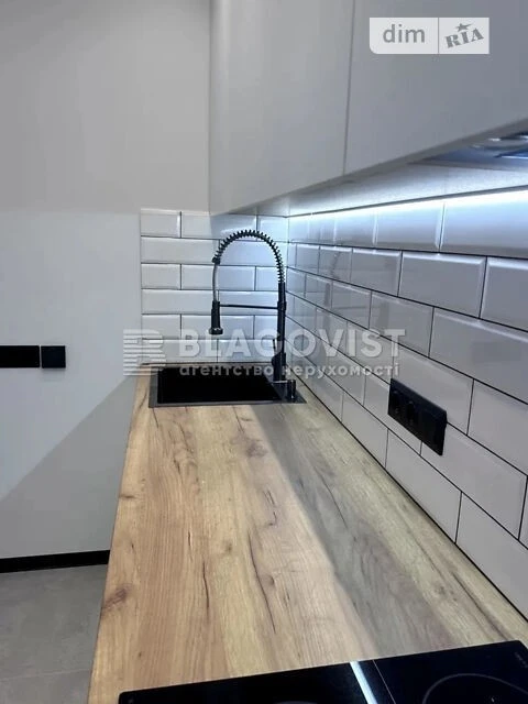 Продаж 2к квартири 61 кв. м на вул. Михайла Максимовича 26Д