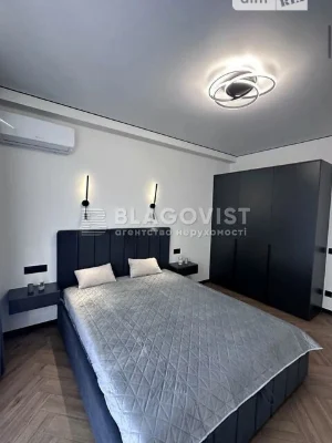 Продаж 2к квартири 61 кв. м на вул. Михайла Максимовича 26Д