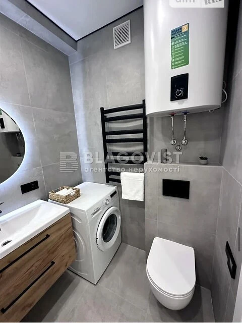 Продаж 2к квартири 61 кв. м на вул. Михайла Максимовича 26Д