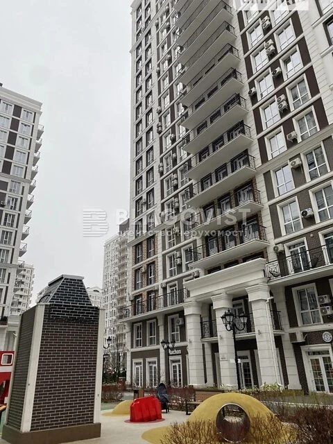 Продаж 2к квартири 61 кв. м на вул. Михайла Максимовича 26Д