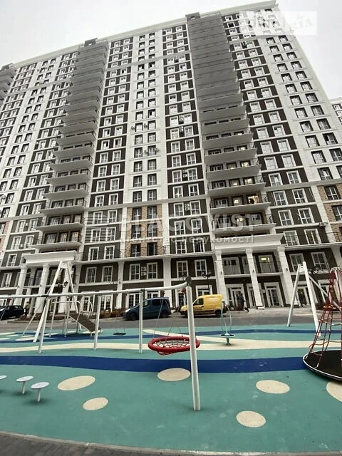 Продаж 2к квартири 61 кв. м на вул. Михайла Максимовича 26Д