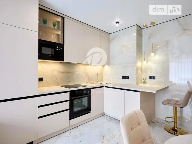 Продаж 1к квартири 42 кв. м на вул. Олександра Олеся 23А • I