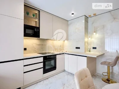 Продаж 1к квартири 42 кв. м на вул. Олександра Олеся 23А • I