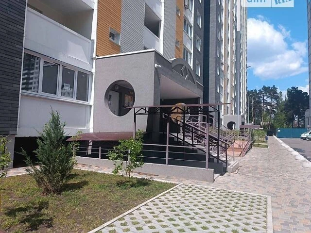 Продаж 2к квартири 73 кв. м на вул. Миколи Вінграновського 2