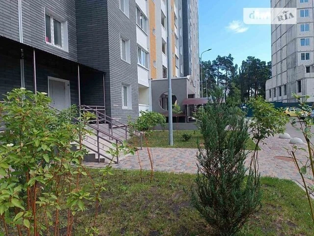 Продаж 2к квартири 73 кв. м на вул. Миколи Вінграновського 2