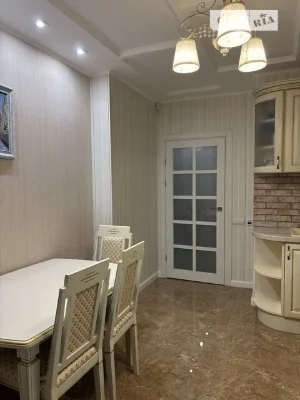 Продаж 2к квартири 77.7 кв. м на вул. Героїв полку АЗОВ 4В •