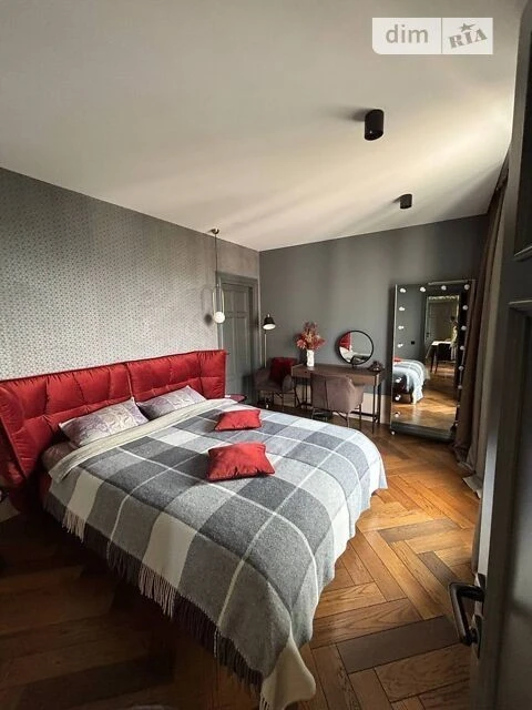 Продаж 2к квартири 78 кв. м на вул. Митрополита Василя Липкі