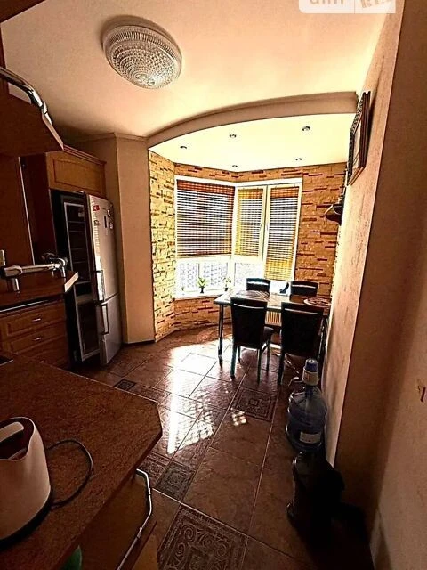 Продаж 2к квартири 61 кв. м на просп. Академіка Палладіна 18