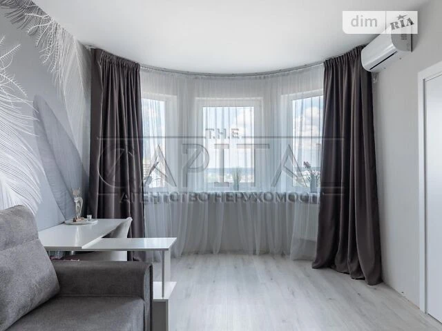 Продаж 3к квартири 71 кв. м на вул. Харківське шосе 19 • ID