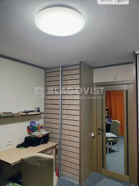 Продаж 3к квартири 47 кв. м на вул. Солом'янська 36 • ID 348