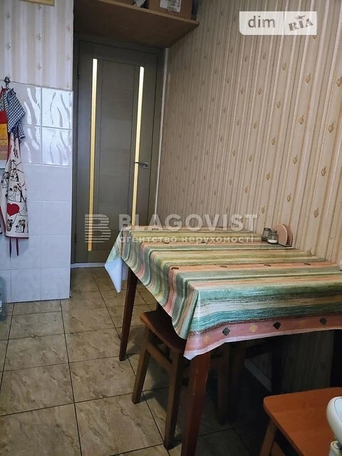 Продаж 3к квартири 47 кв. м на вул. Солом'янська 36 • ID 348