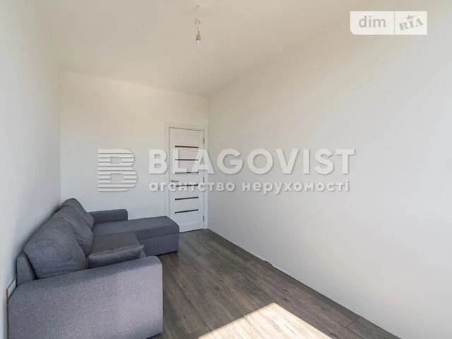 Продаж 3к квартири 100 кв. м на вул. Антоновича 74 • ID 3482