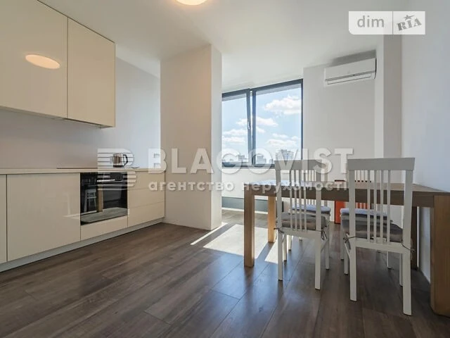 Продаж 3к квартири 100 кв. м на вул. Антоновича 74 • ID 3482