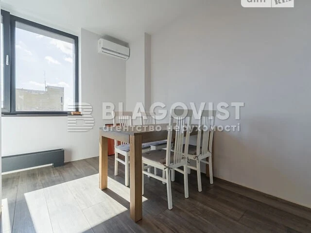 Продаж 3к квартири 100 кв. м на вул. Антоновича 74 • ID 3482
