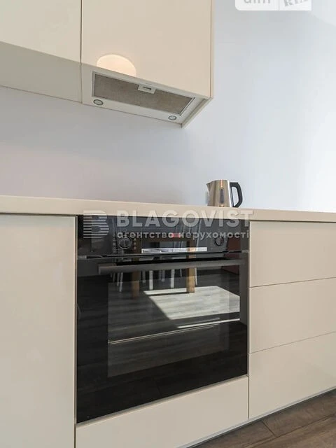 Продаж 3к квартири 100 кв. м на вул. Антоновича 74 • ID 3482