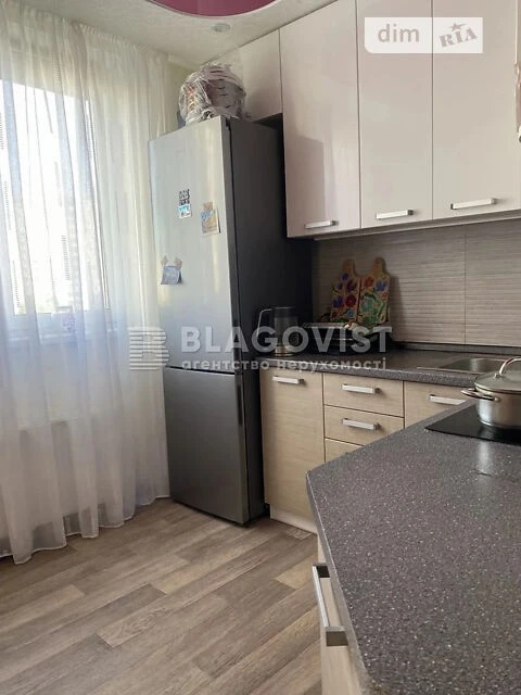 Продаж 2к квартири 58 кв. м на вул. Соломії Крушельницької 1