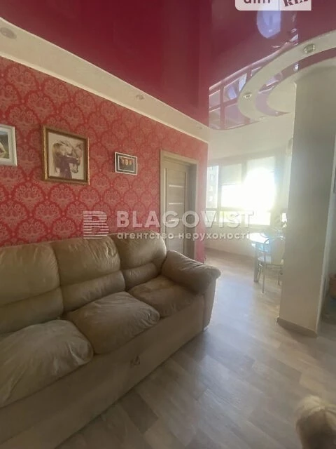 Продаж 2к квартири 58 кв. м на вул. Соломії Крушельницької 1