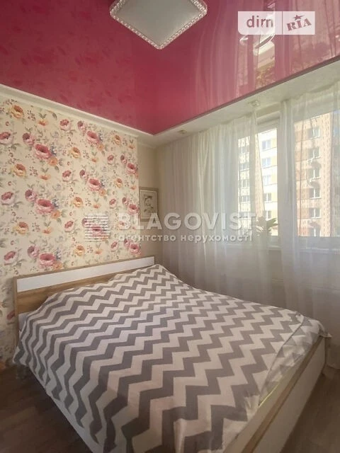 Продаж 2к квартири 58 кв. м на вул. Соломії Крушельницької 1