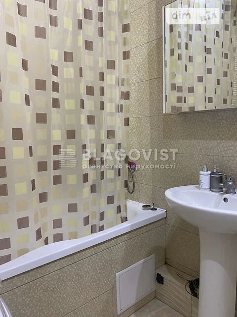 Продаж 2к квартири 58 кв. м на вул. Соломії Крушельницької 1