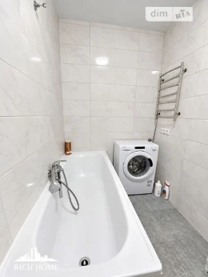 Продаж 1к квартири 34.2 кв. м на вул. Миколи Закревського 10