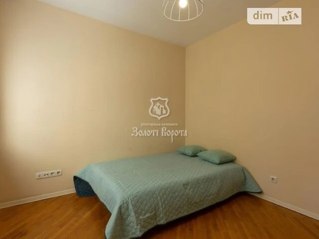 Продаж 3к квартири 82.1 кв. м на вул. Івана Пулюя 1 • ID 348