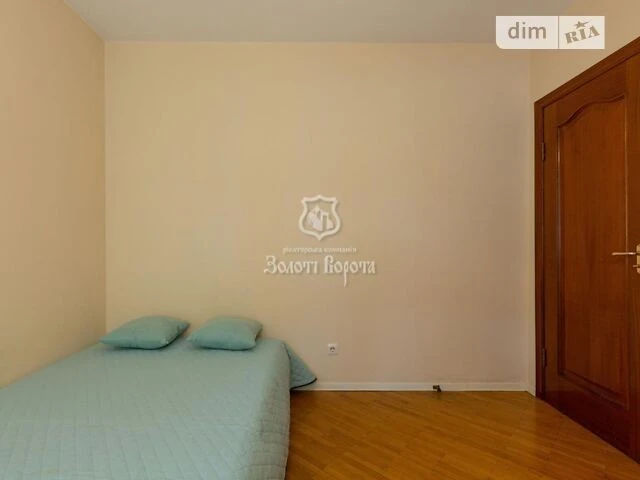 Продаж 3к квартири 82.1 кв. м на вул. Івана Пулюя 1 • ID 348