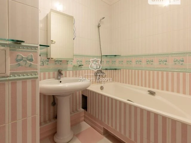 Продаж 3к квартири 82.1 кв. м на вул. Івана Пулюя 1 • ID 348