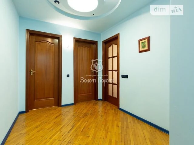 Продаж 3к квартири 82.1 кв. м на вул. Івана Пулюя 1 • ID 348